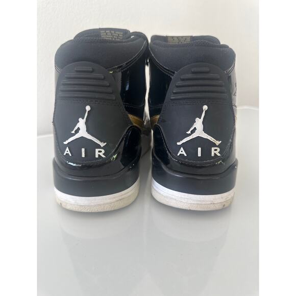 Jordan Legacy 312 Black Gold Patent Sz 9.5 excellent condition fresh look - Picture 8 of 15